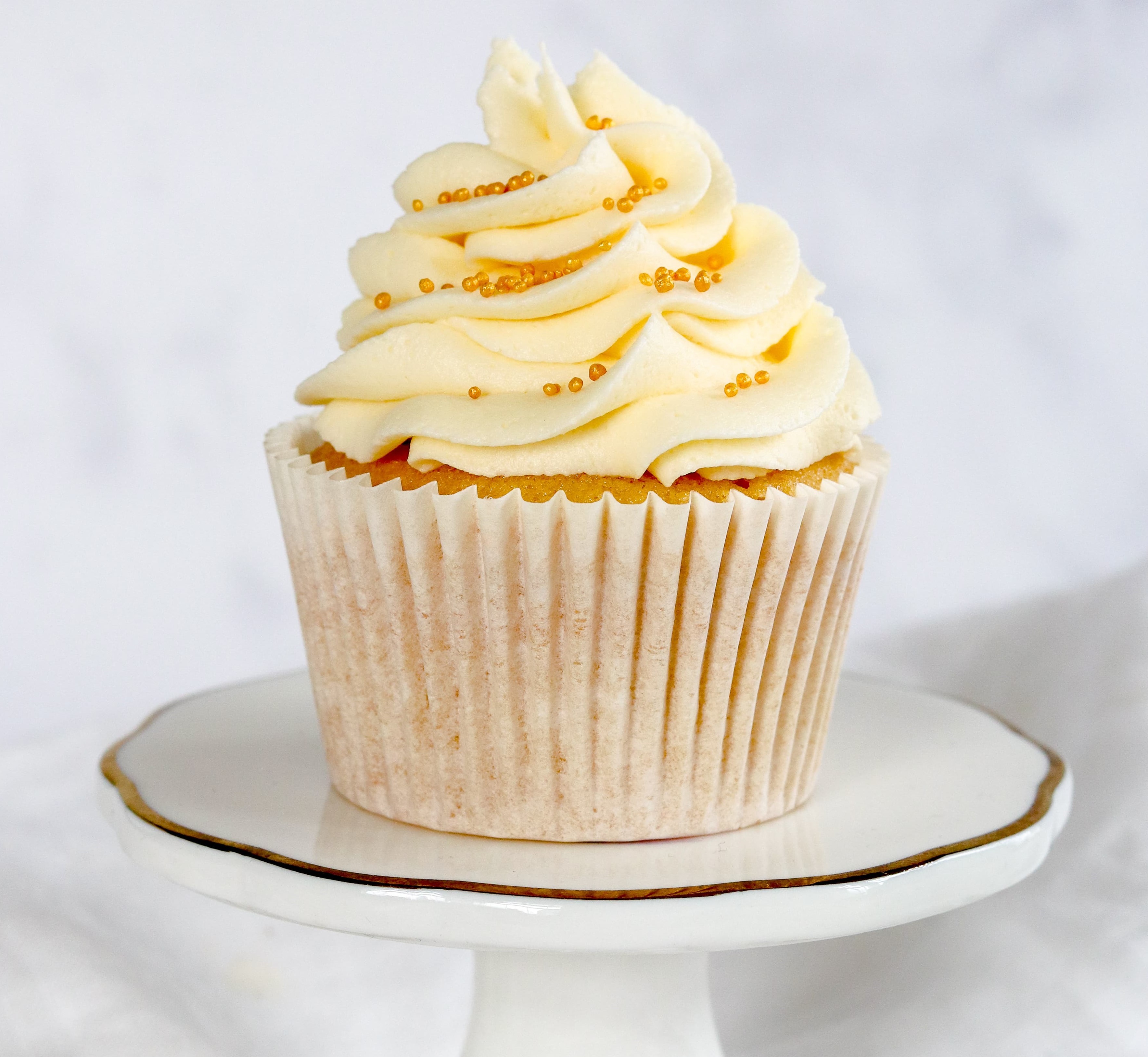 vanilla-cupcakes-curly-s-cooking