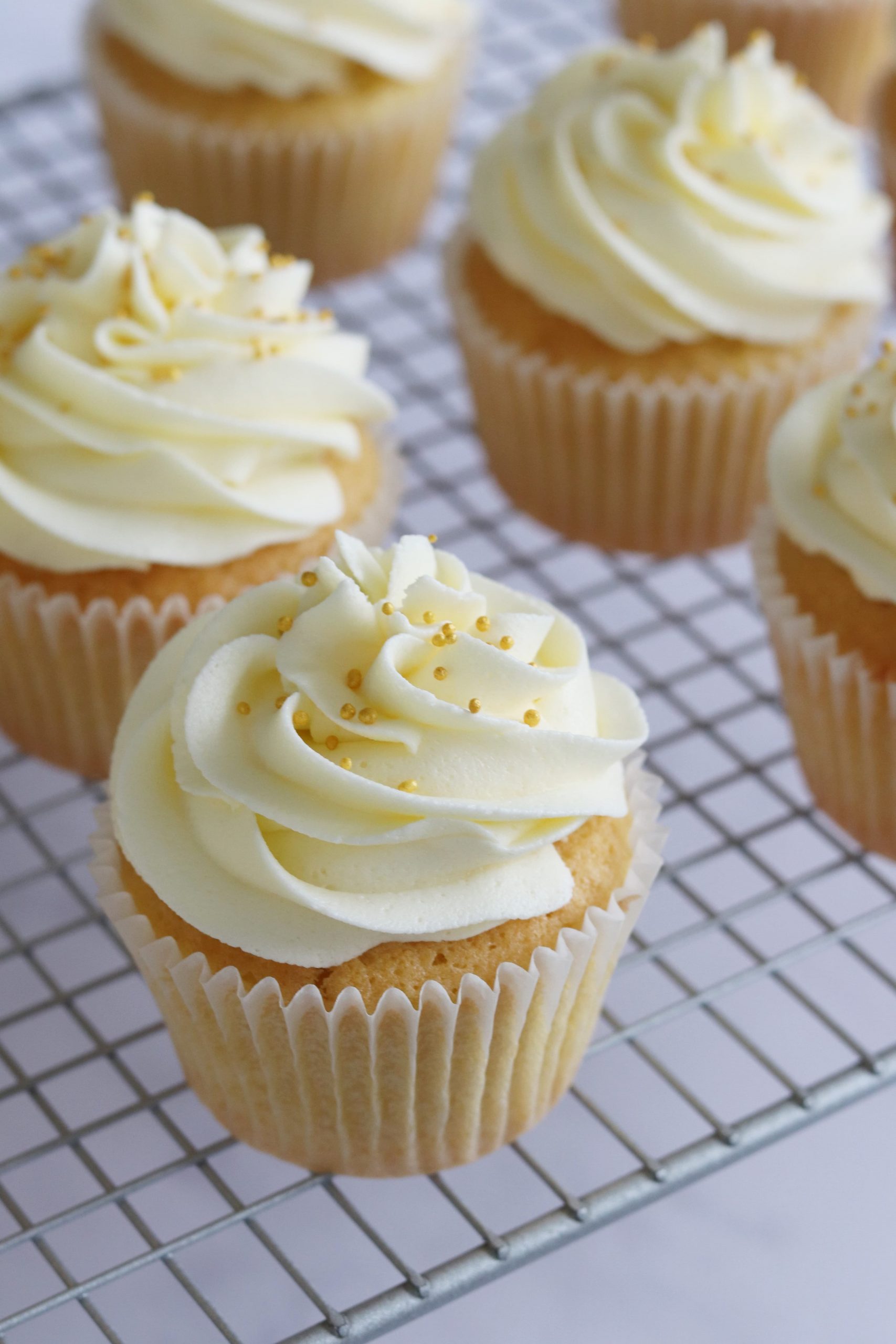 Vanilla Cupcakes – Curly&amp;#39;s Cooking