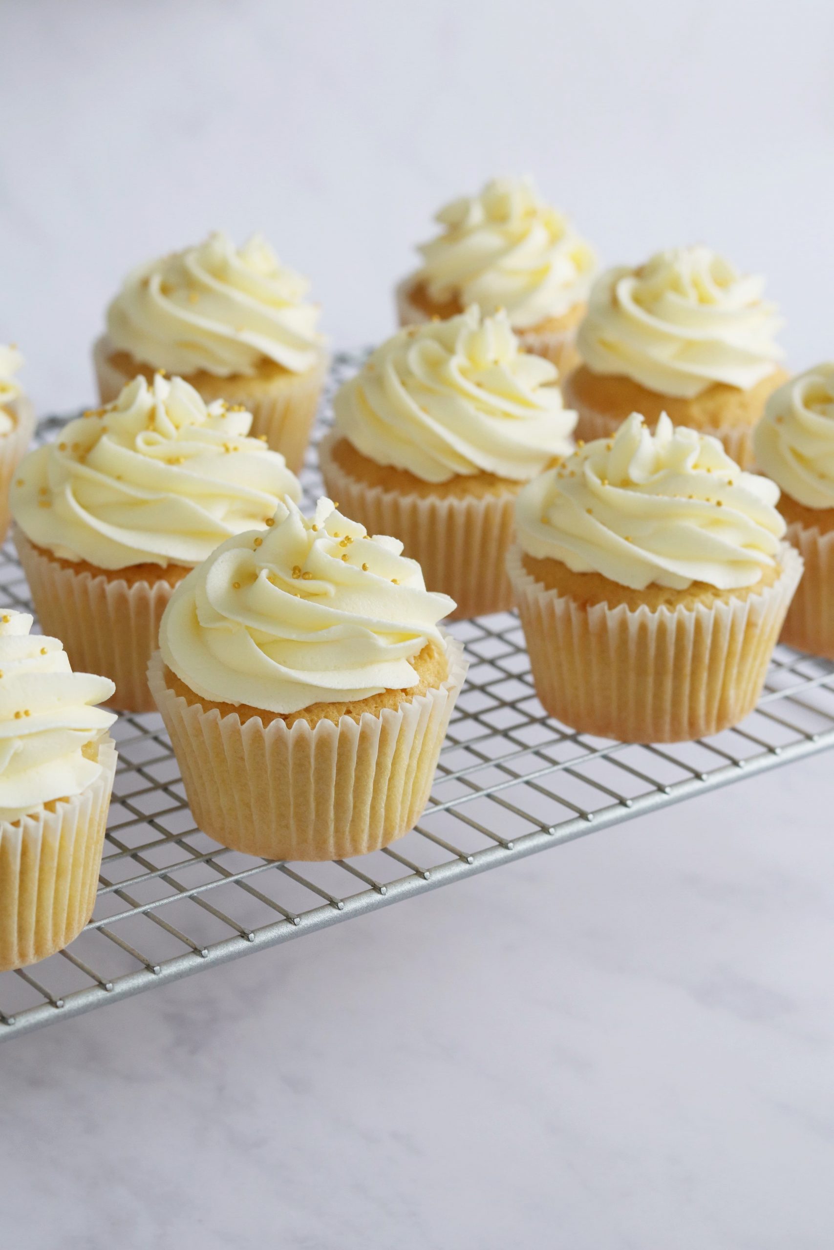 Vanilla Cupcakes - Curly's Cooking
