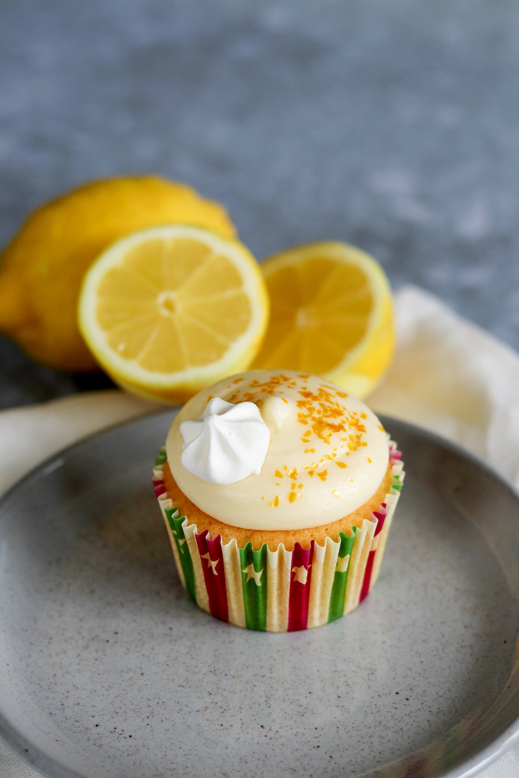 Lemon Cupcakes with Lemon Curd Cream Cheese – Curly&amp;#39;s Cooking