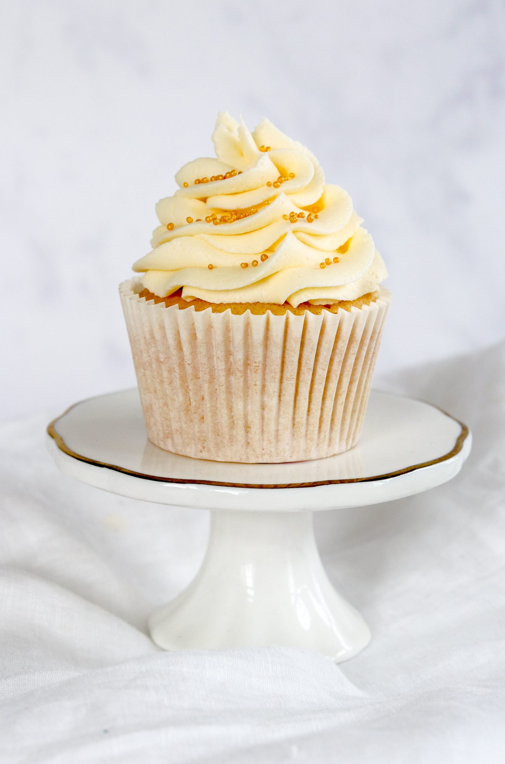 Easy Moist Vanilla Cupcakes with Vanilla Buttercream Frosting