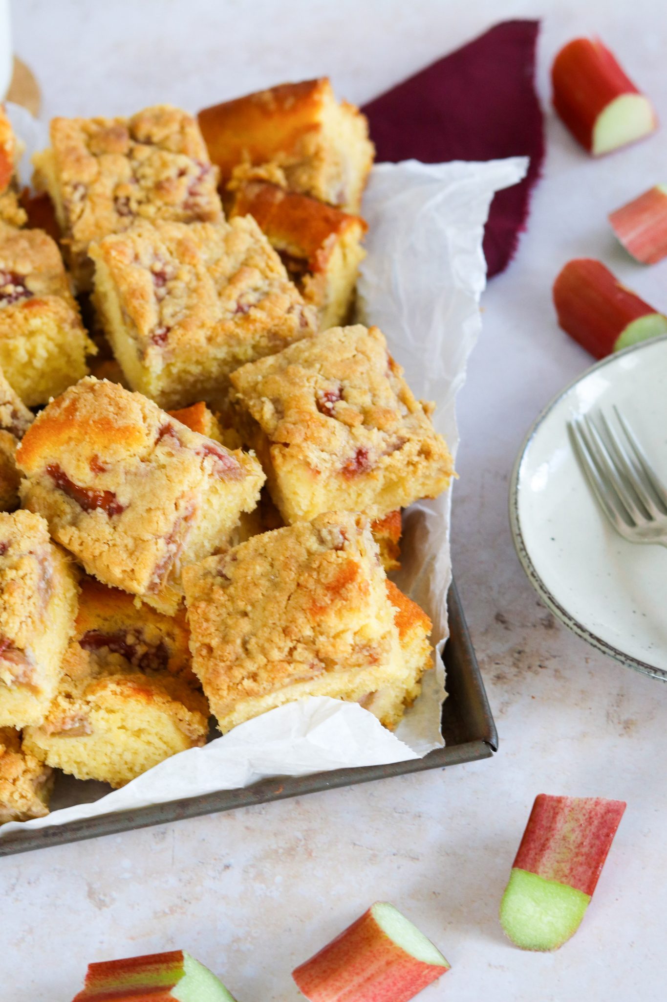 Rhubarb Crumble Cake Bars Curly's Cooking